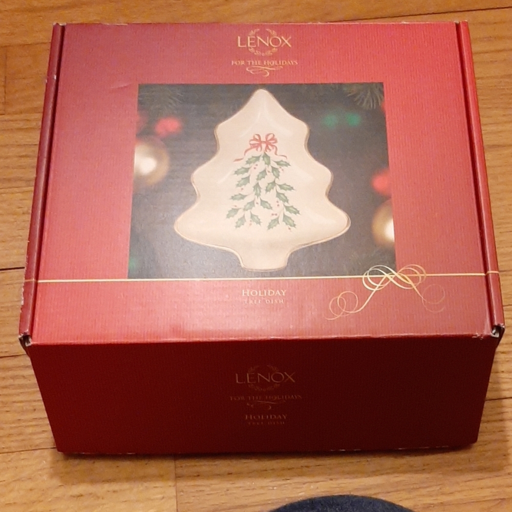 LENOX CHRISTMAS TREE DISH - Picture 3 of 5
